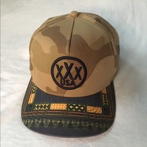 10.Deep SnapBack Desert Camo “USA” Blue/Yellow